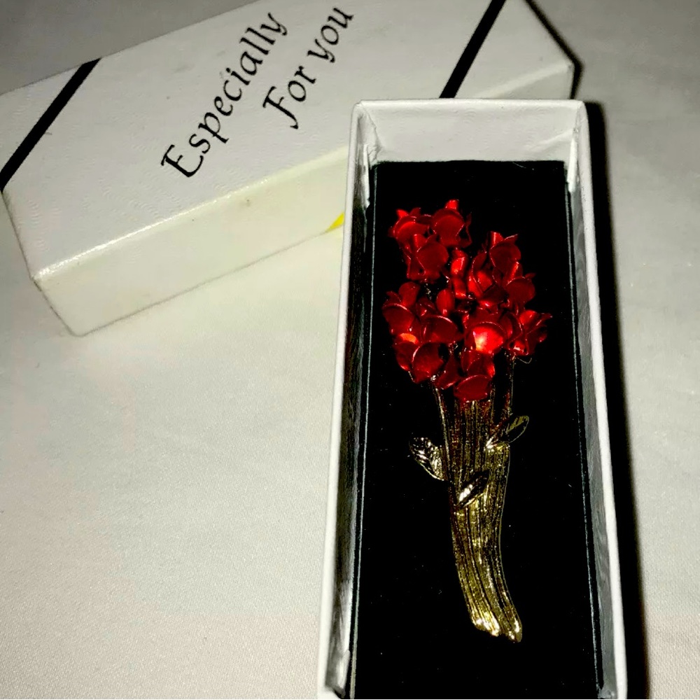 Vintage 1997 Dozen Long Stem Red Roses Pin Brooch Signed DM